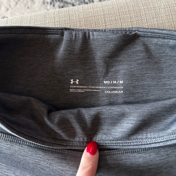 Under armor compression cold gear leggings - Picture 4 of 4